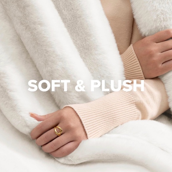 UGG Euphoria Throw - white - Picture 4 of 4